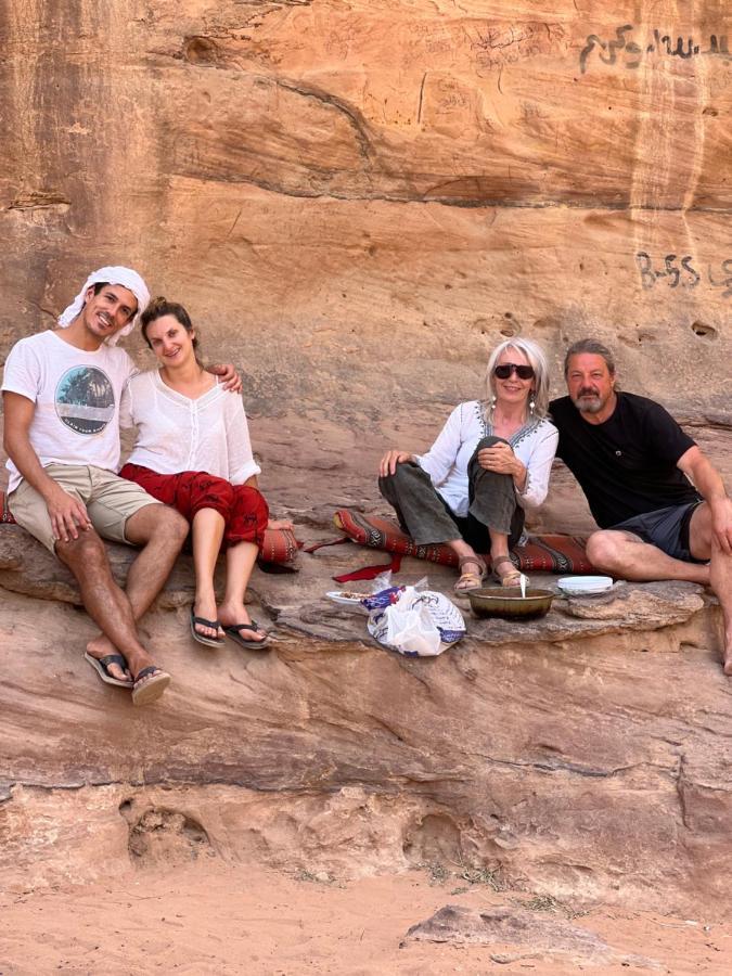 Wadi Rum Sunset Camp Экстерьер фото
