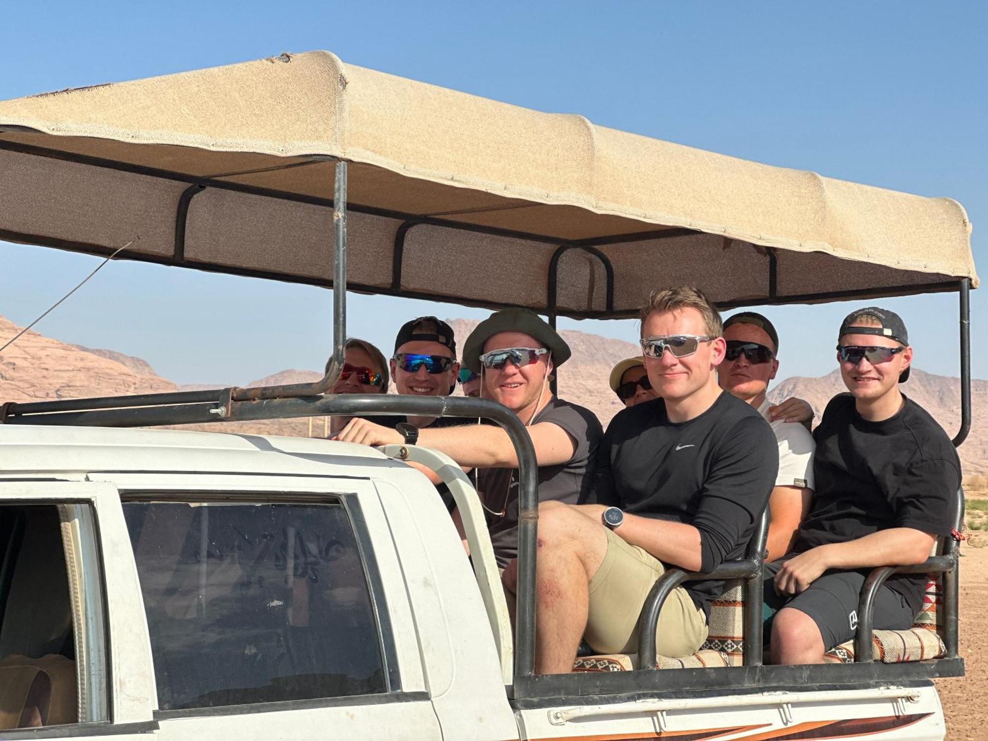 Wadi Rum Sunset Camp Экстерьер фото