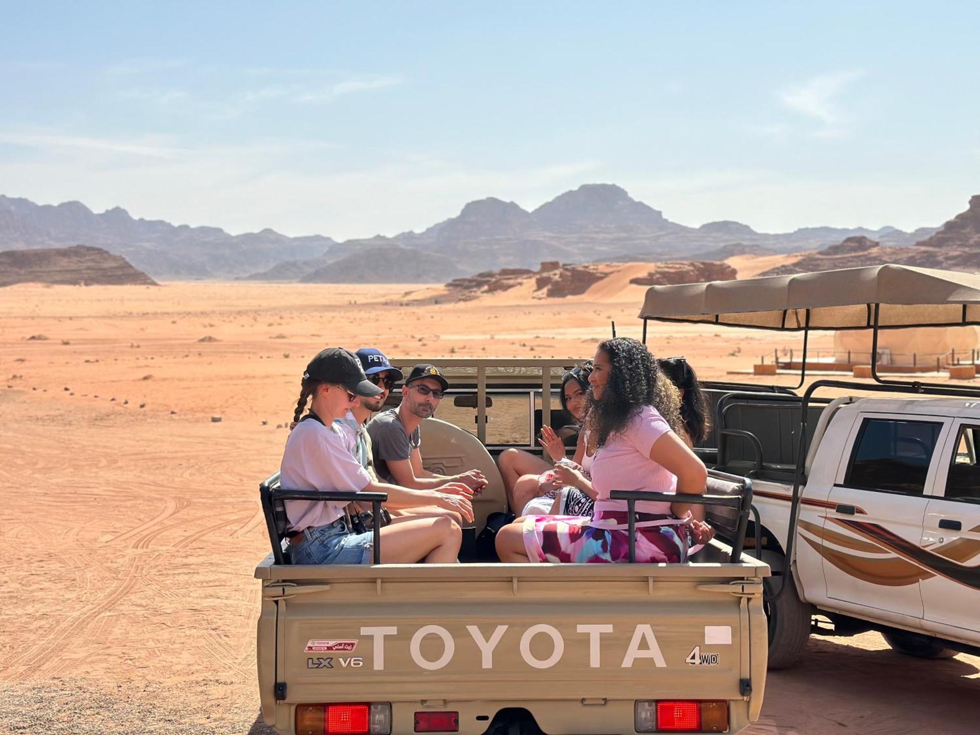 Wadi Rum Sunset Camp Экстерьер фото